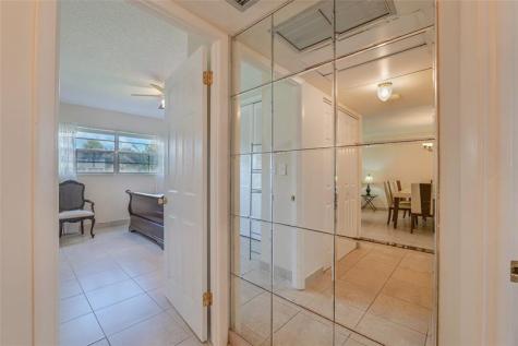 5071 W Oakland Park Boulevard Lauderdale Lakes FL 33313