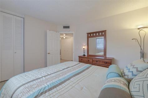 5071 W Oakland Park Boulevard Lauderdale Lakes FL 33313