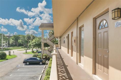 5071 W Oakland Park Boulevard Lauderdale Lakes FL 33313