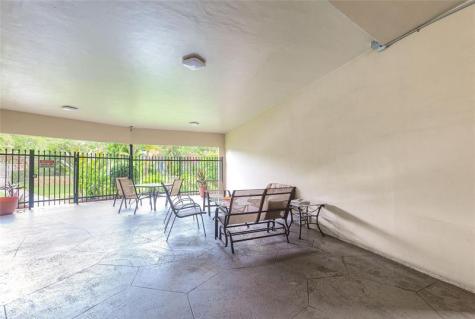 5071 W Oakland Park Boulevard Lauderdale Lakes FL 33313