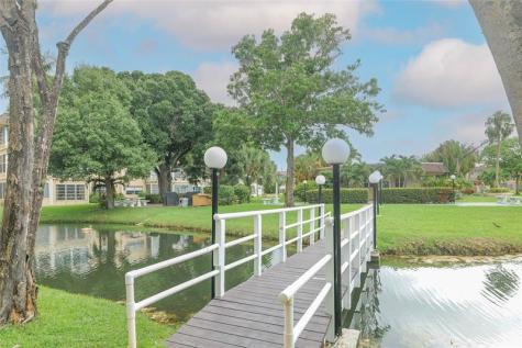 5071 W Oakland Park Boulevard Lauderdale Lakes FL 33313