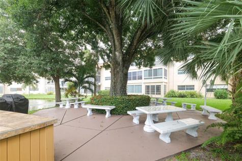 5071 W Oakland Park Boulevard Lauderdale Lakes FL 33313
