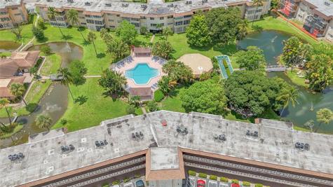5071 W Oakland Park Boulevard Lauderdale Lakes FL 33313