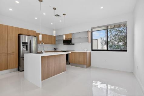 196 SE 4th Terrace Pompano Beach FL 33060