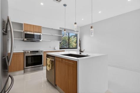196 SE 4th Terrace Pompano Beach FL 33060