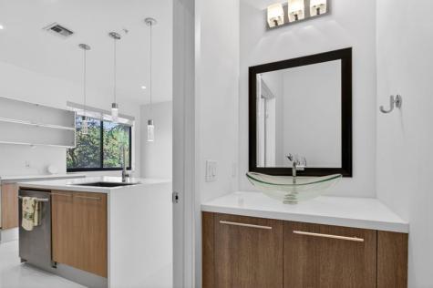 196 SE 4th Terrace Pompano Beach FL 33060