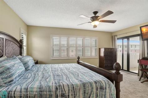 330 SE 20 Avenue Deerfield Beach FL 33441