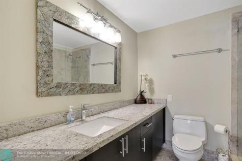 330 SE 20 Avenue Deerfield Beach FL 33441