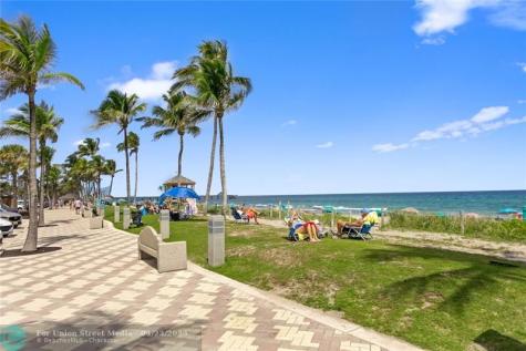 330 SE 20 Avenue Deerfield Beach FL 33441
