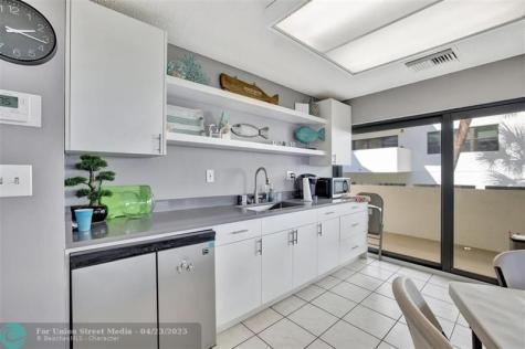 330 SE 20 Avenue Deerfield Beach FL 33441