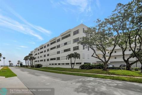 330 SE 20 Avenue Deerfield Beach FL 33441