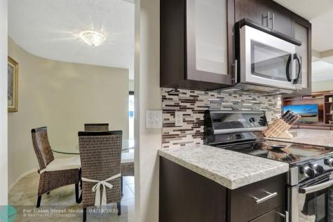 330 SE 20 Avenue Deerfield Beach FL 33441