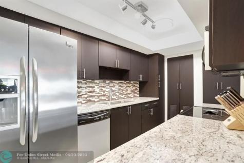 330 SE 20 Avenue Deerfield Beach FL 33441