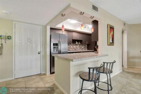 330 SE 20 Avenue Deerfield Beach FL 33441