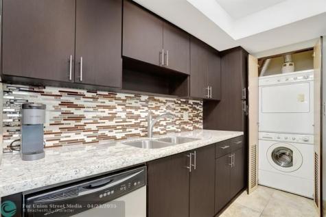 330 SE 20 Avenue Deerfield Beach FL 33441