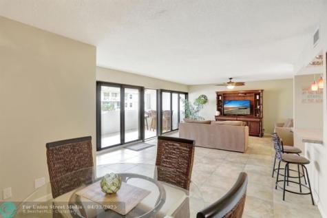 330 SE 20 Avenue Deerfield Beach FL 33441