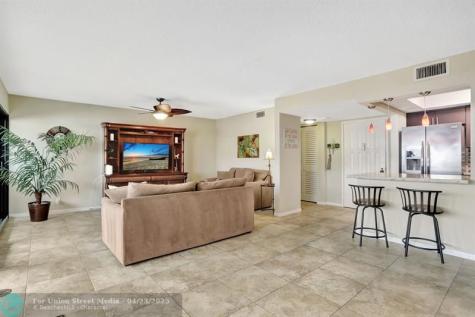 330 SE 20 Avenue Deerfield Beach FL 33441