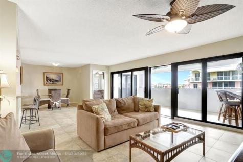 330 SE 20 Avenue Deerfield Beach FL 33441