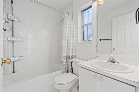8520 NW 139th Terrace Miami Lakes FL 33016