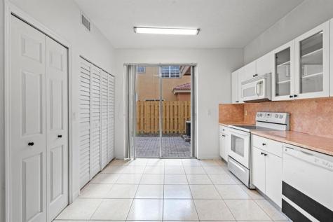 8520 NW 139th Terrace Miami Lakes FL 33016