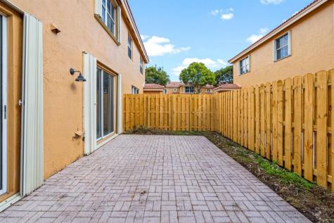 8520 NW 139th Terrace Miami Lakes FL 33016