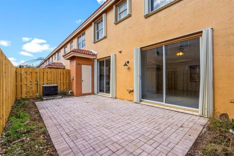 8520 NW 139th Terrace Miami Lakes FL 33016
