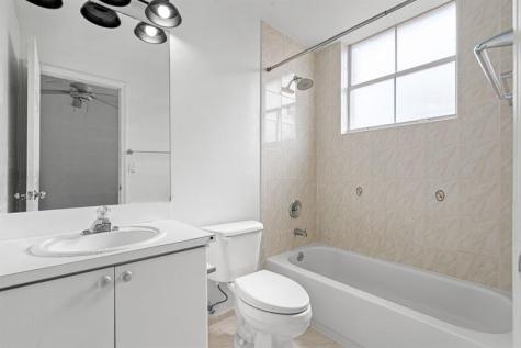 8520 NW 139th Terrace Miami Lakes FL 33016
