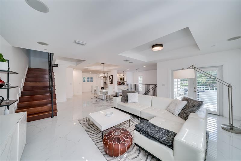 1112 NE 17th Way Fort Lauderdale FL 33304