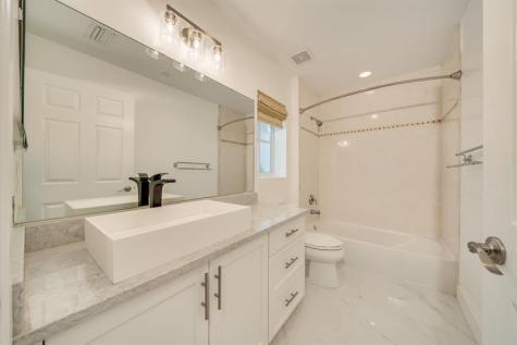 1112 NE 17th Way Fort Lauderdale FL 33304