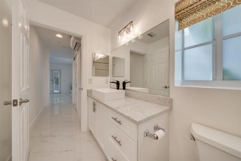1112 NE 17th Way Fort Lauderdale FL 33304