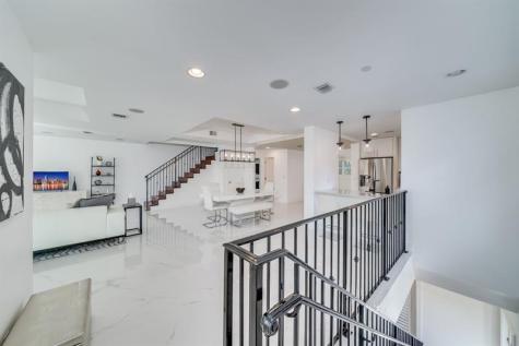 1112 NE 17th Way Fort Lauderdale FL 33304