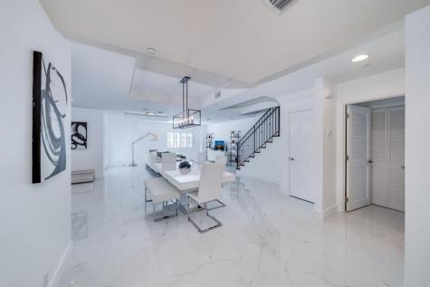1112 NE 17th Way Fort Lauderdale FL 33304