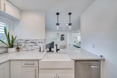 1112 NE 17th Way Fort Lauderdale FL 33304
