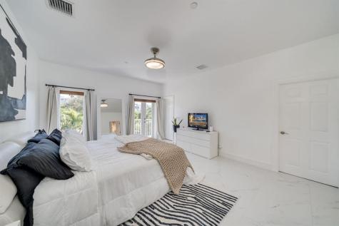 1112 NE 17th Way Fort Lauderdale FL 33304