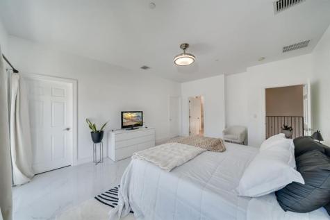 1112 NE 17th Way Fort Lauderdale FL 33304