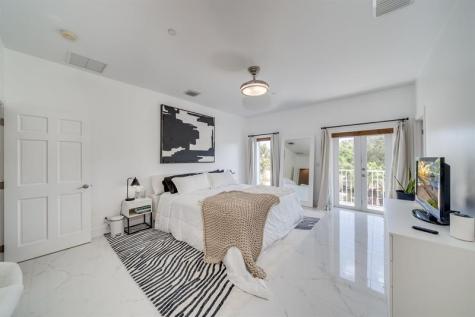 1112 NE 17th Way Fort Lauderdale FL 33304