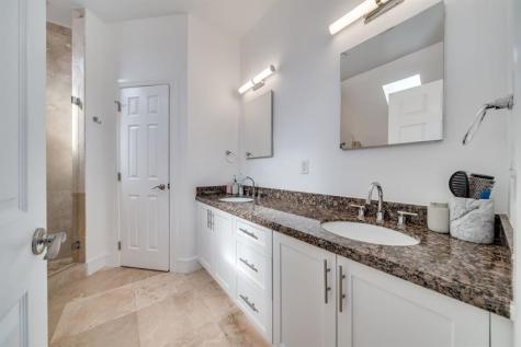 1112 NE 17th Way Fort Lauderdale FL 33304