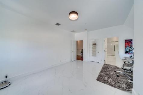1112 NE 17th Way Fort Lauderdale FL 33304