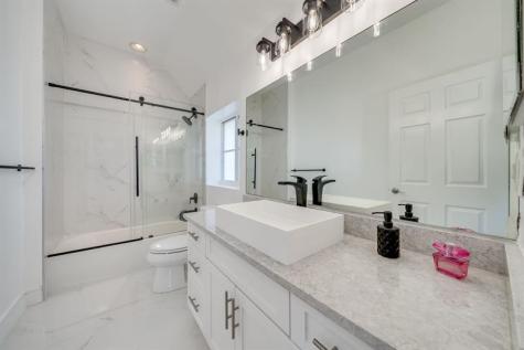 1112 NE 17th Way Fort Lauderdale FL 33304