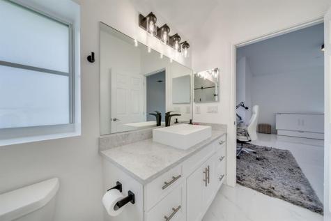 1112 NE 17th Way Fort Lauderdale FL 33304