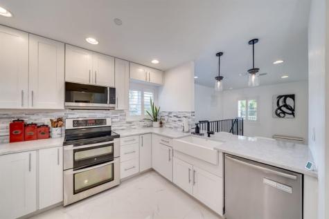 1112 NE 17th Way Fort Lauderdale FL 33304