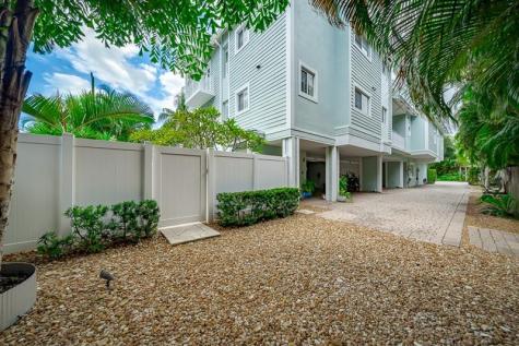1112 NE 17th Way Fort Lauderdale FL 33304