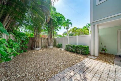 1112 NE 17th Way Fort Lauderdale FL 33304
