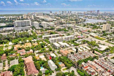 1112 NE 17th Way Fort Lauderdale FL 33304
