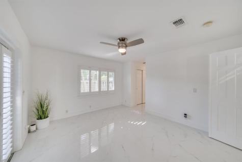 1112 NE 17th Way Fort Lauderdale FL 33304