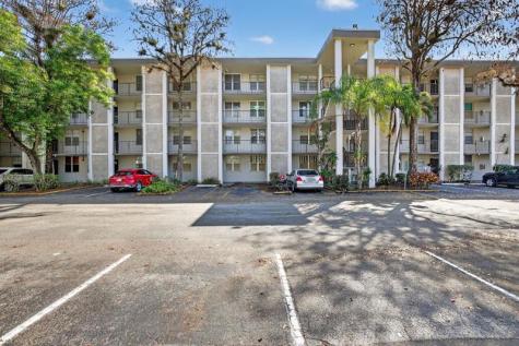 4898 NW 29th Court Lauderdale Lakes FL 33313