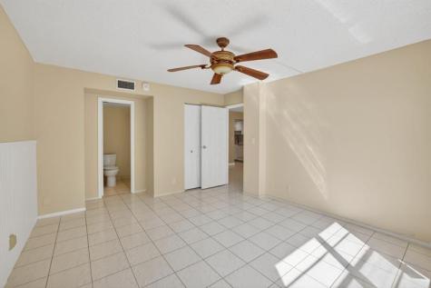 4898 NW 29th Court Lauderdale Lakes FL 33313