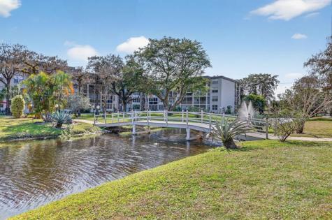 4898 NW 29th Court Lauderdale Lakes FL 33313