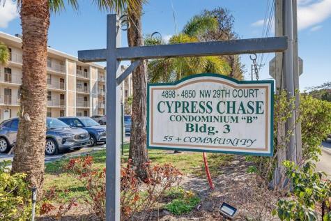 4898 NW 29th Court Lauderdale Lakes FL 33313