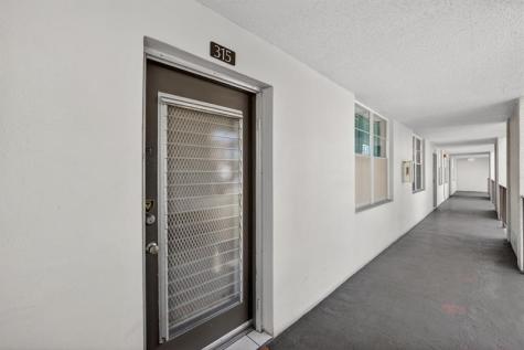4898 NW 29th Court Lauderdale Lakes FL 33313